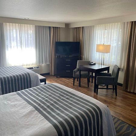 Best Western Plus Edmonds Harbor Inn Екстериор снимка