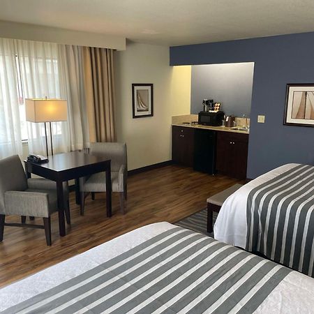 Best Western Plus Edmonds Harbor Inn Екстериор снимка