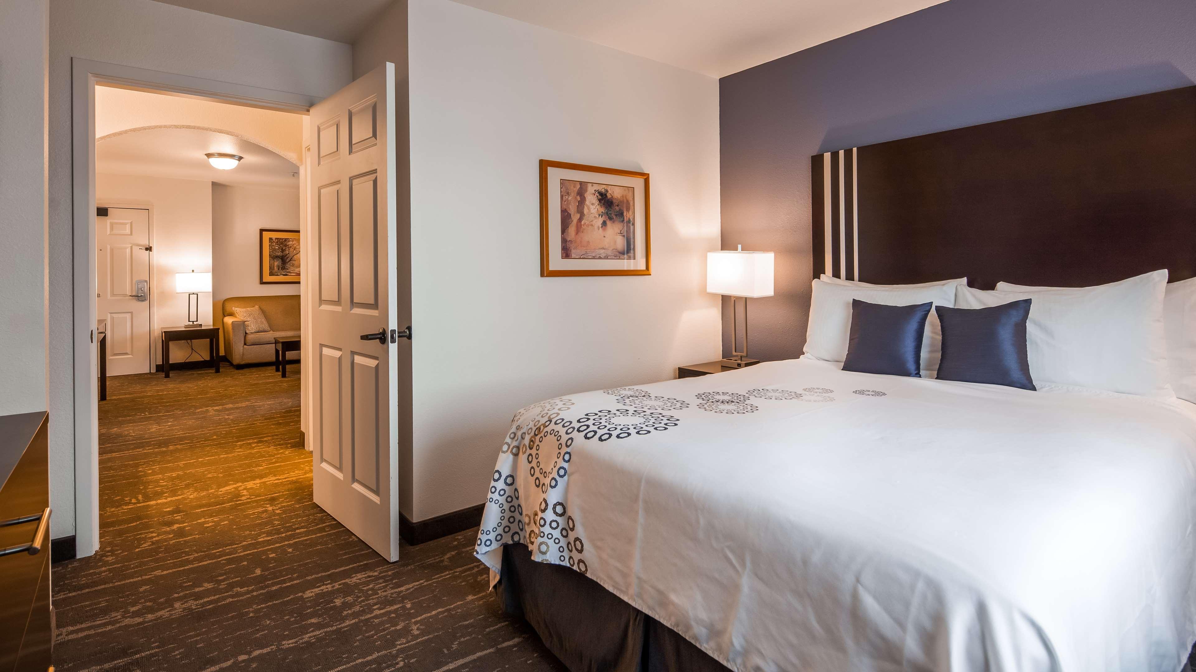 Best Western Plus Edmonds Harbor Inn Екстериор снимка
