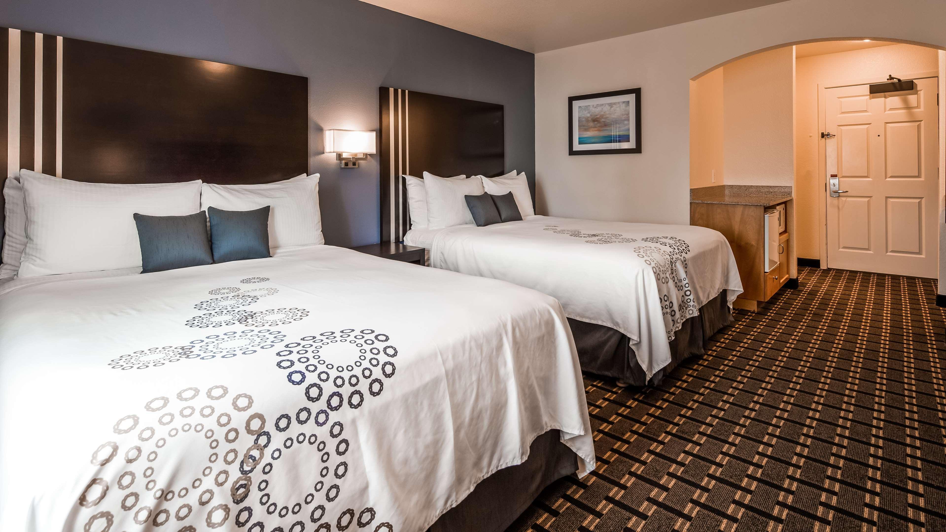 Best Western Plus Edmonds Harbor Inn Екстериор снимка
