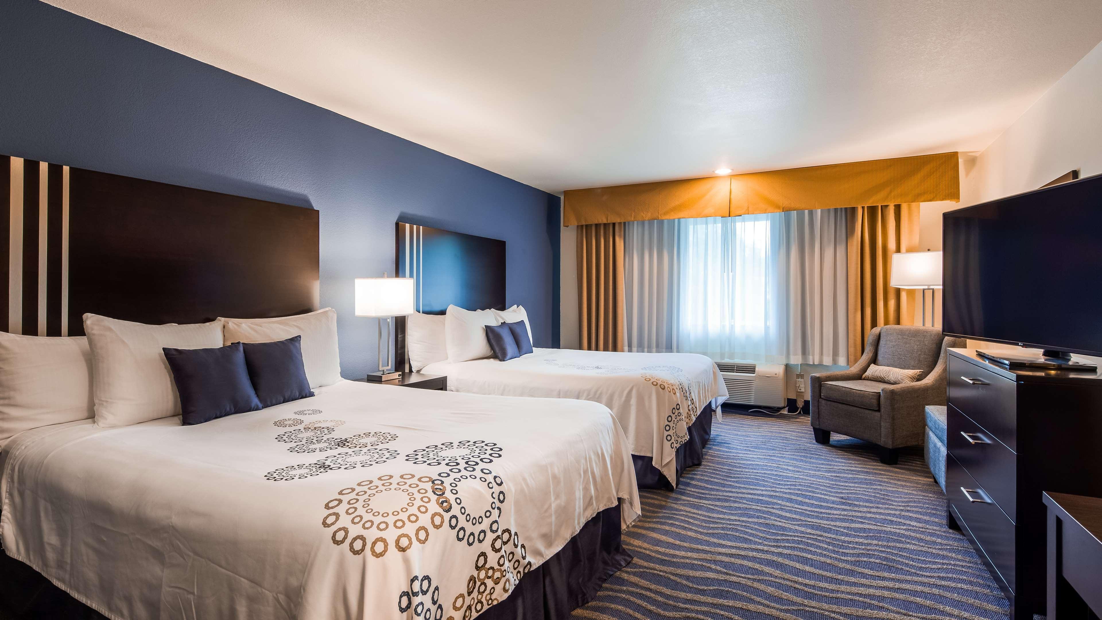 Best Western Plus Edmonds Harbor Inn Екстериор снимка