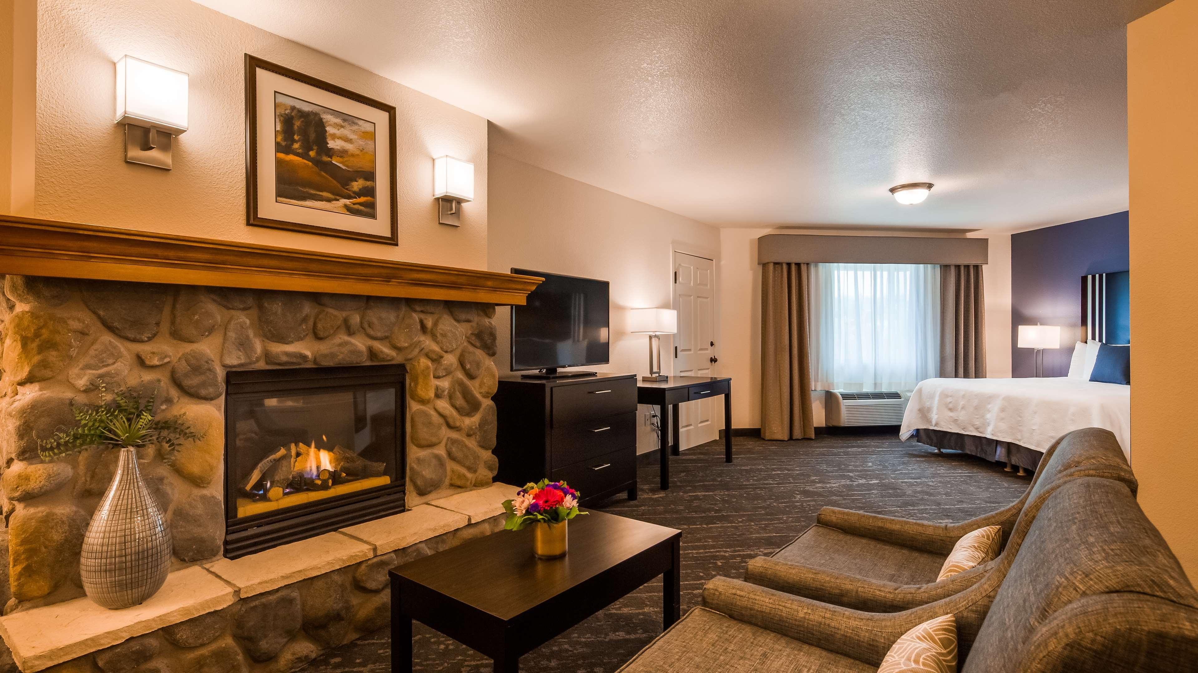 Best Western Plus Edmonds Harbor Inn Екстериор снимка