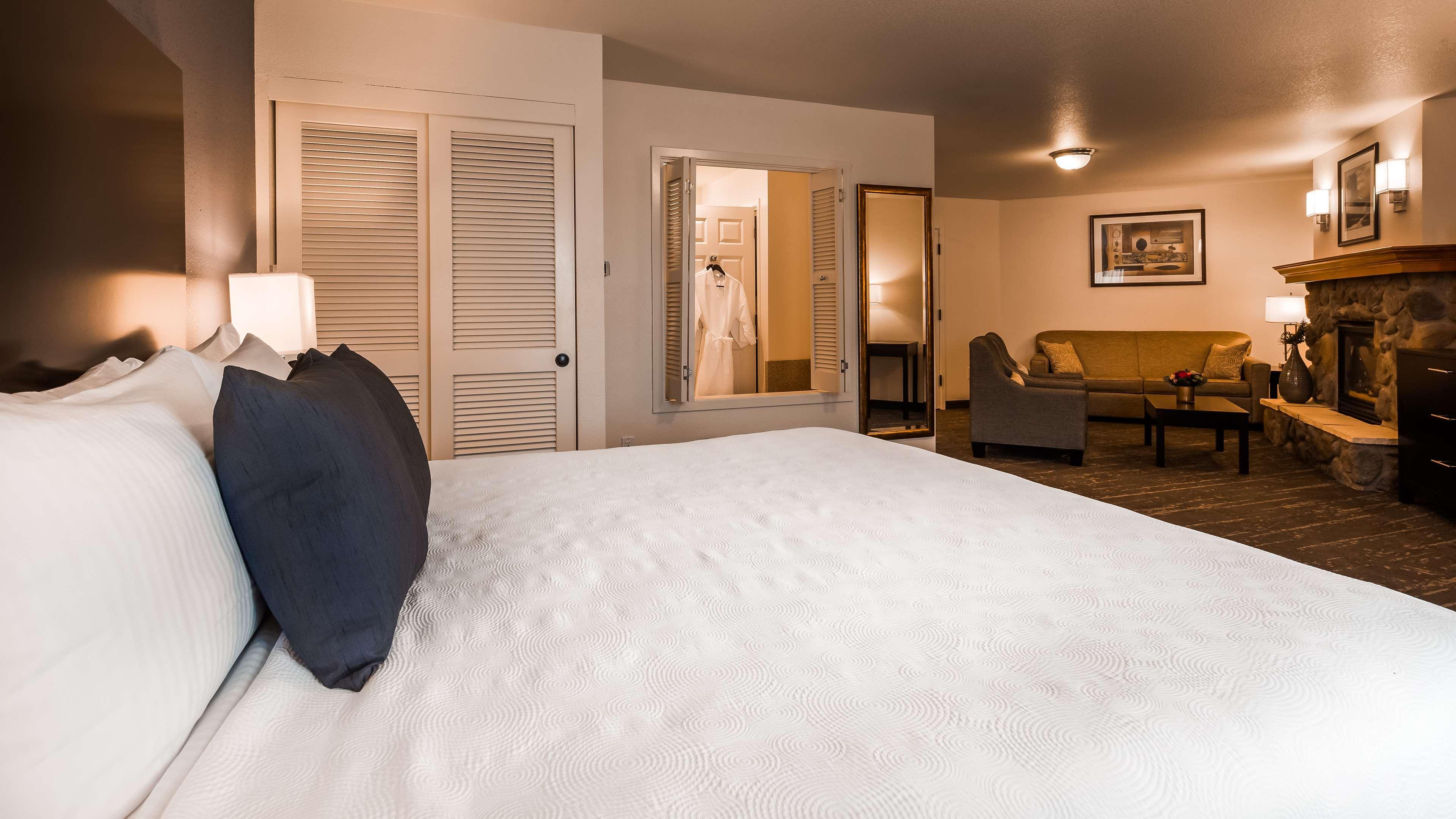Best Western Plus Edmonds Harbor Inn Екстериор снимка