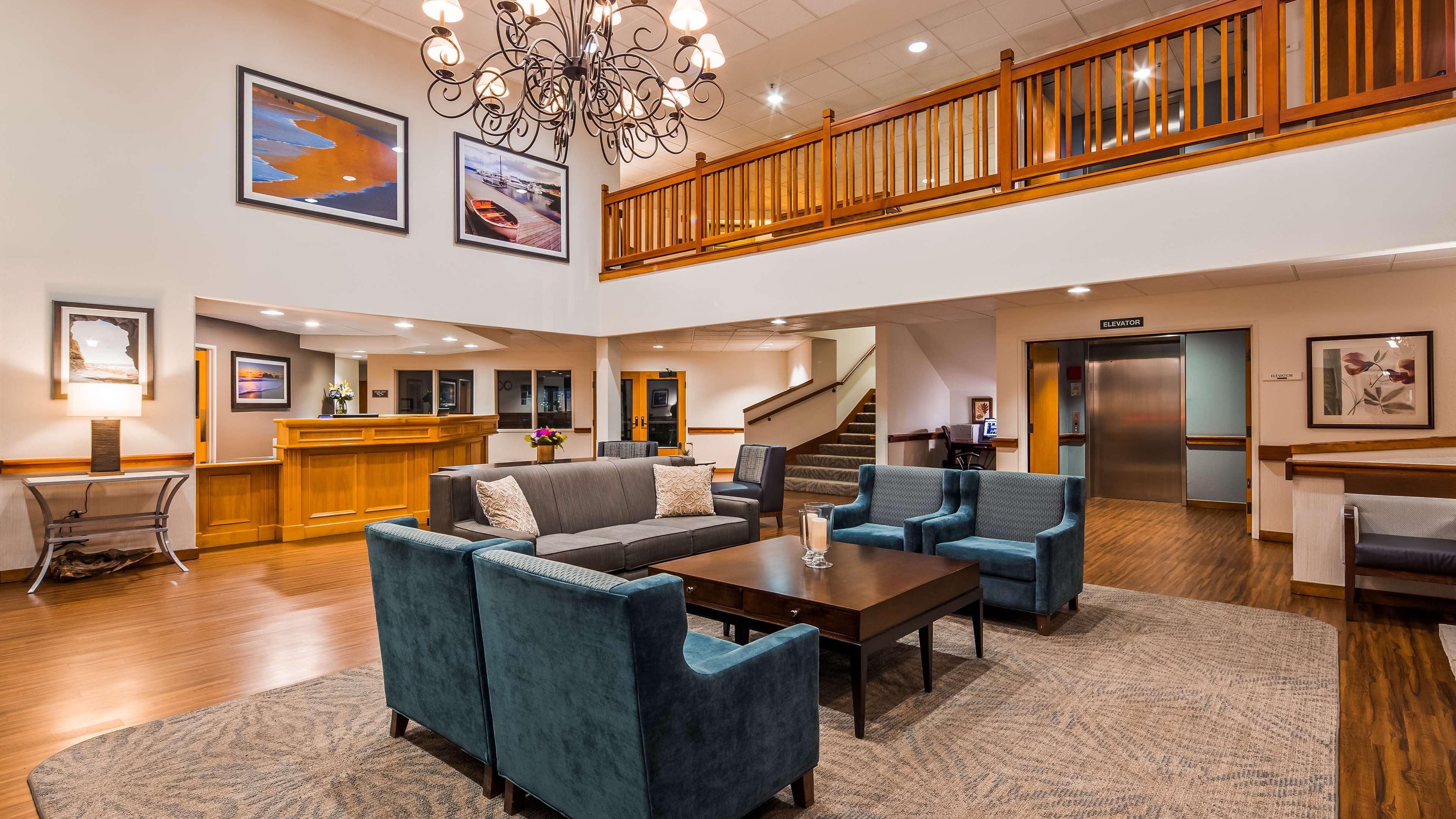 Best Western Plus Edmonds Harbor Inn Екстериор снимка