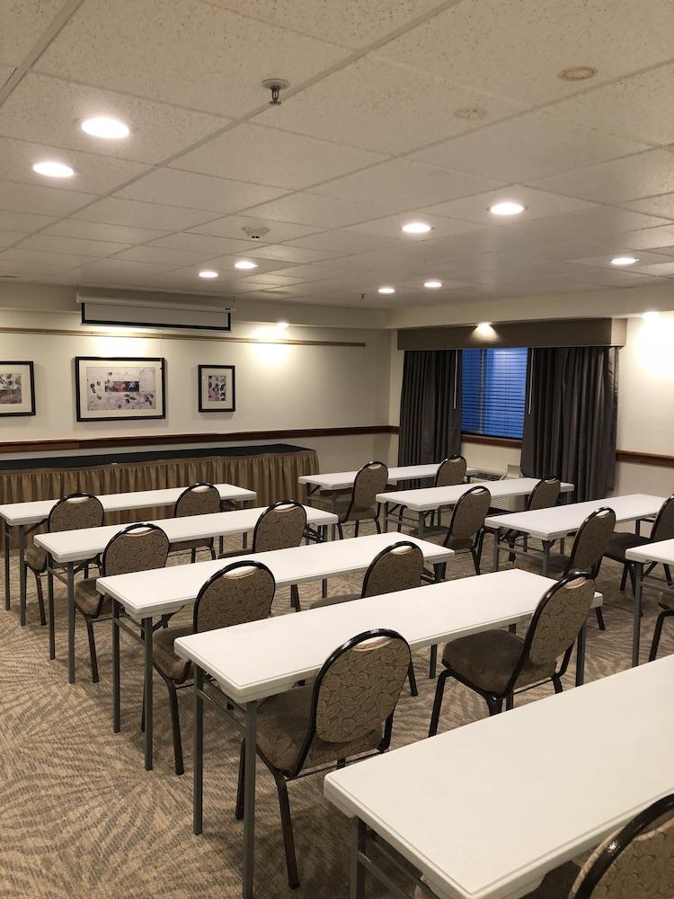 Best Western Plus Edmonds Harbor Inn Екстериор снимка