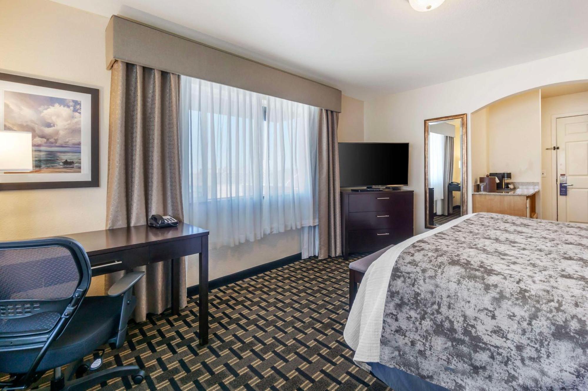 Best Western Plus Edmonds Harbor Inn Екстериор снимка