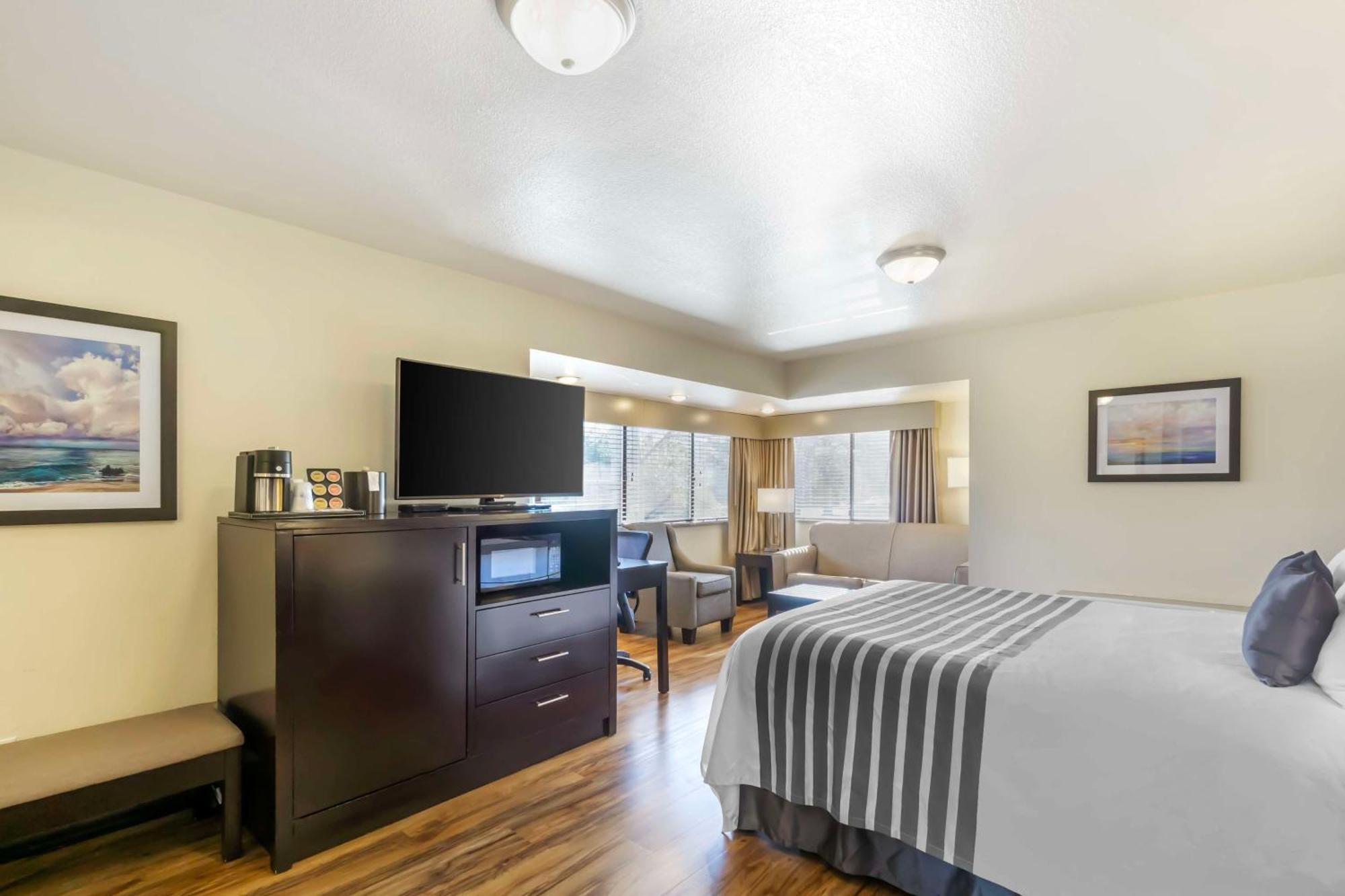 Best Western Plus Edmonds Harbor Inn Екстериор снимка
