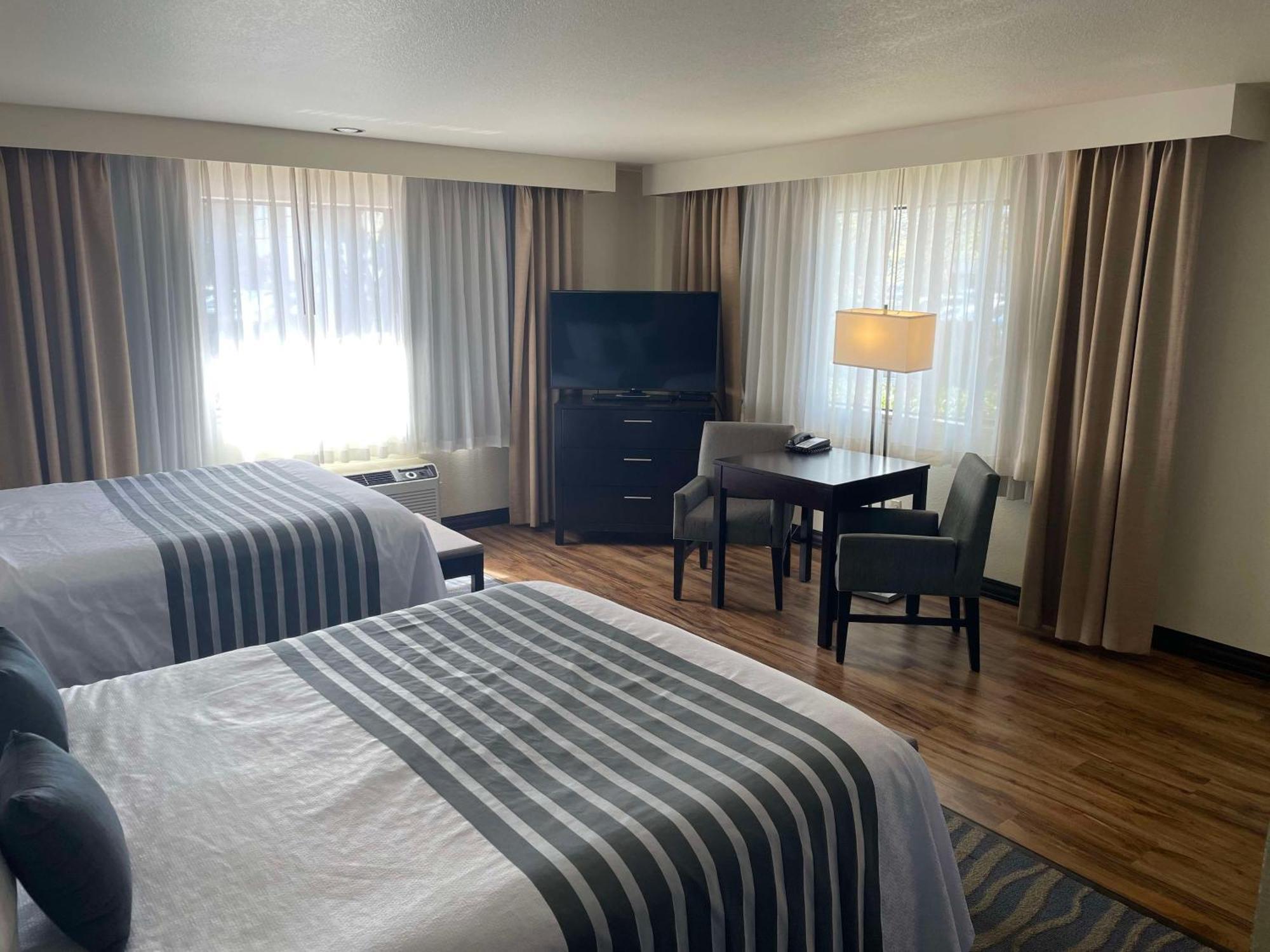 Best Western Plus Edmonds Harbor Inn Екстериор снимка