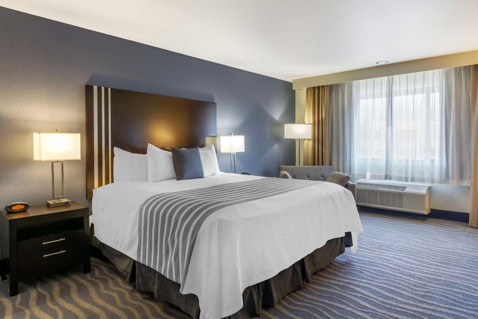 Best Western Plus Edmonds Harbor Inn Екстериор снимка