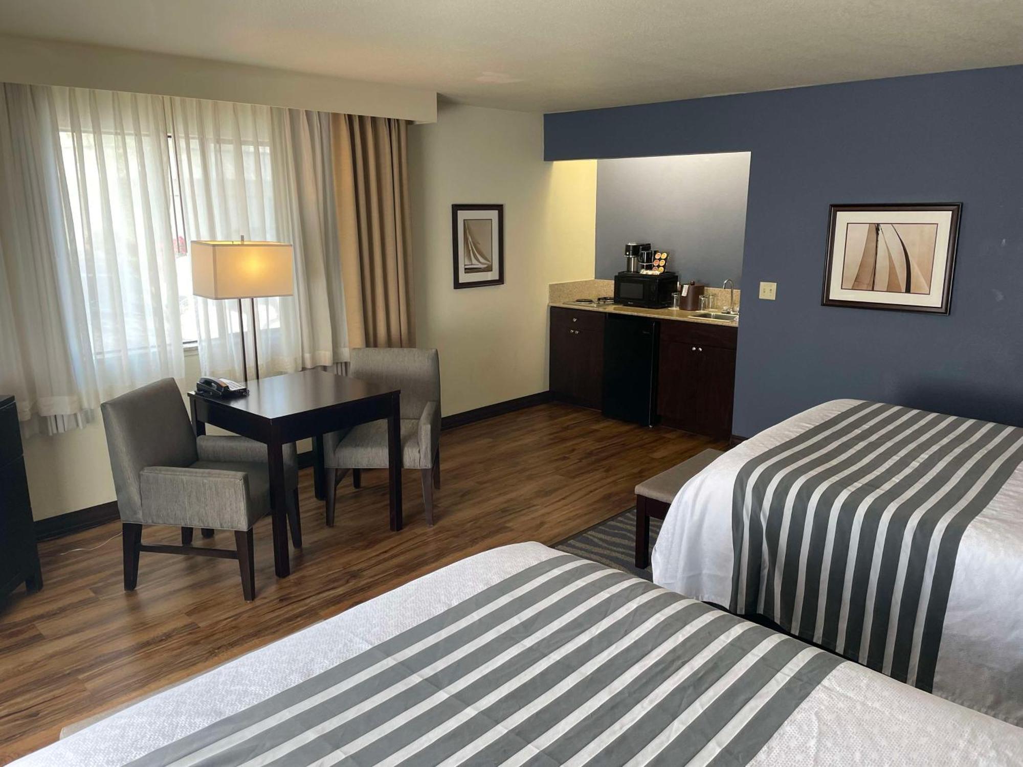 Best Western Plus Edmonds Harbor Inn Екстериор снимка