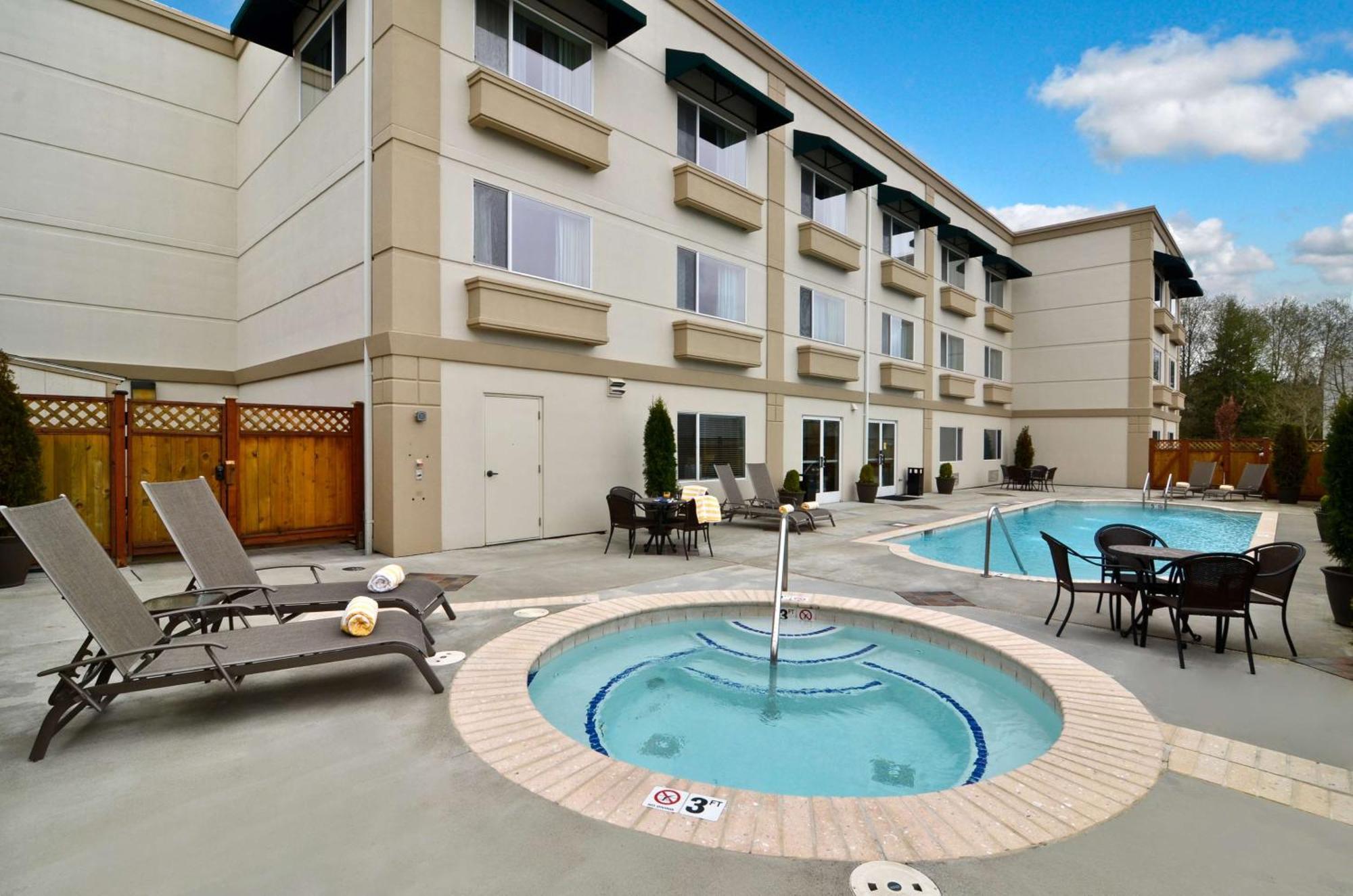 Best Western Plus Edmonds Harbor Inn Екстериор снимка