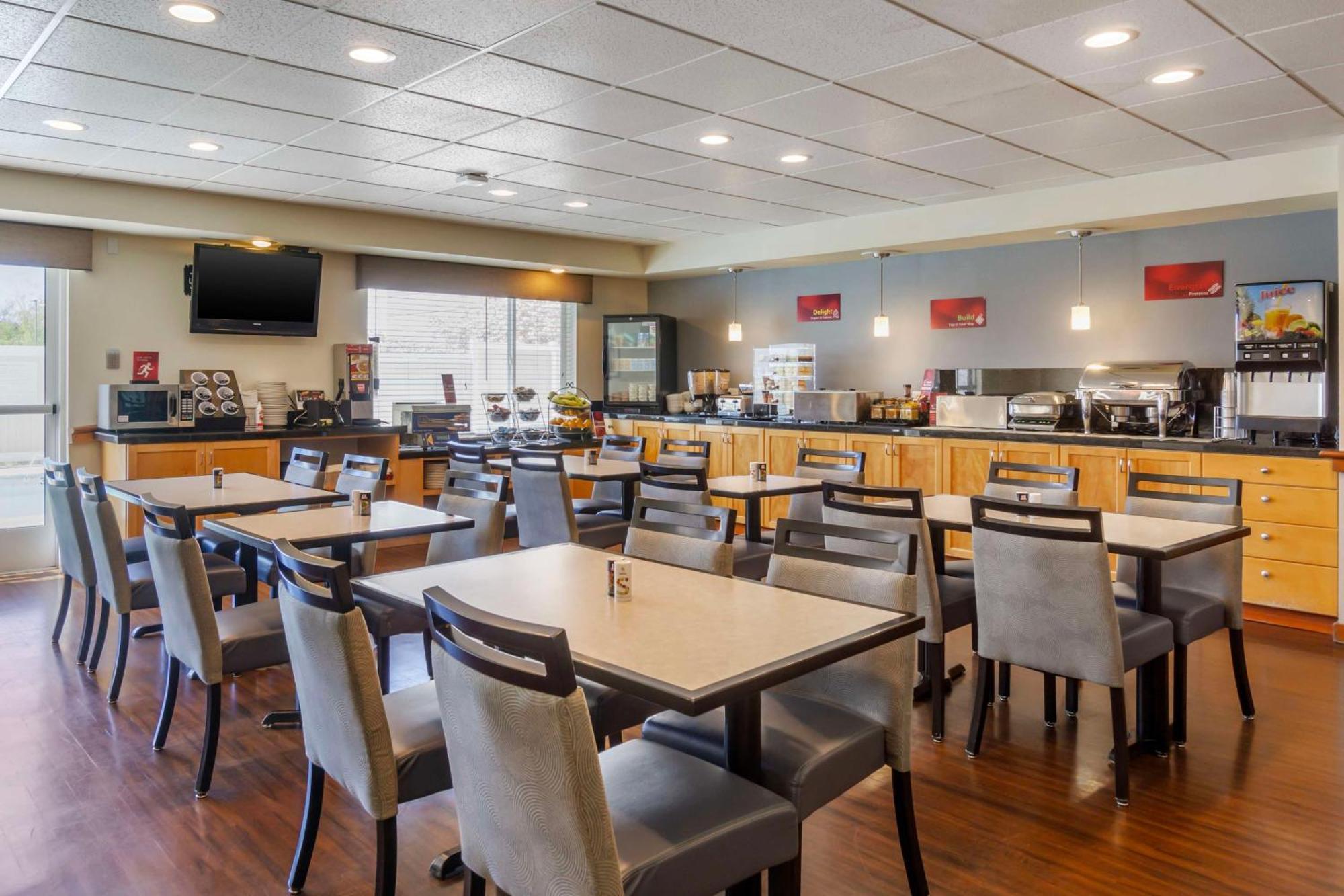 Best Western Plus Edmonds Harbor Inn Екстериор снимка