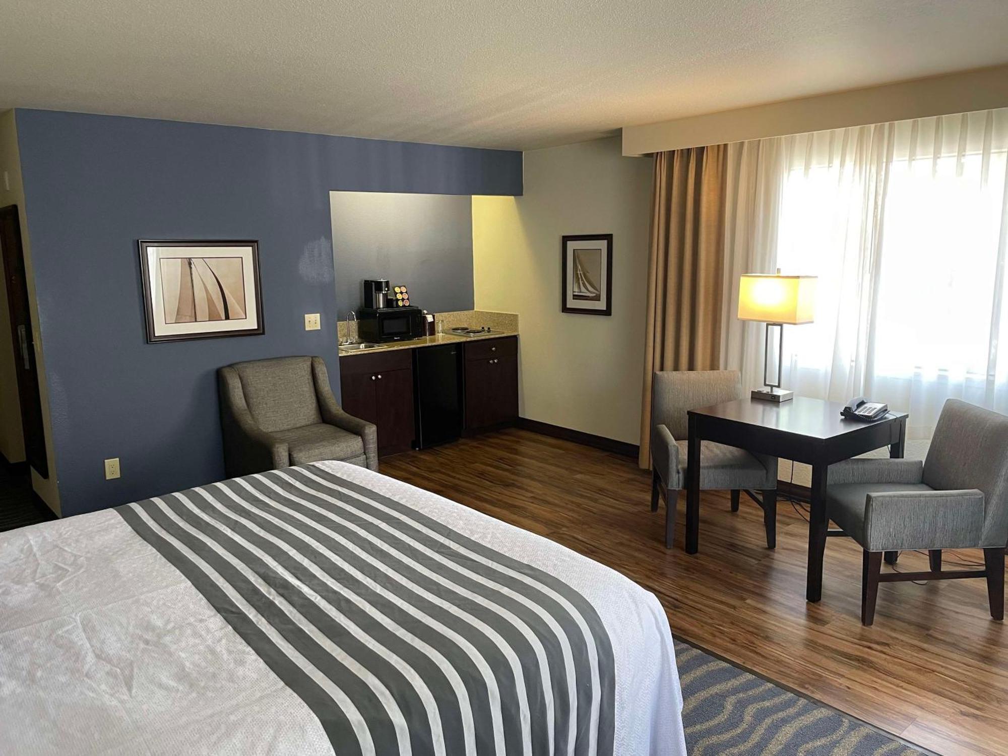 Best Western Plus Edmonds Harbor Inn Екстериор снимка