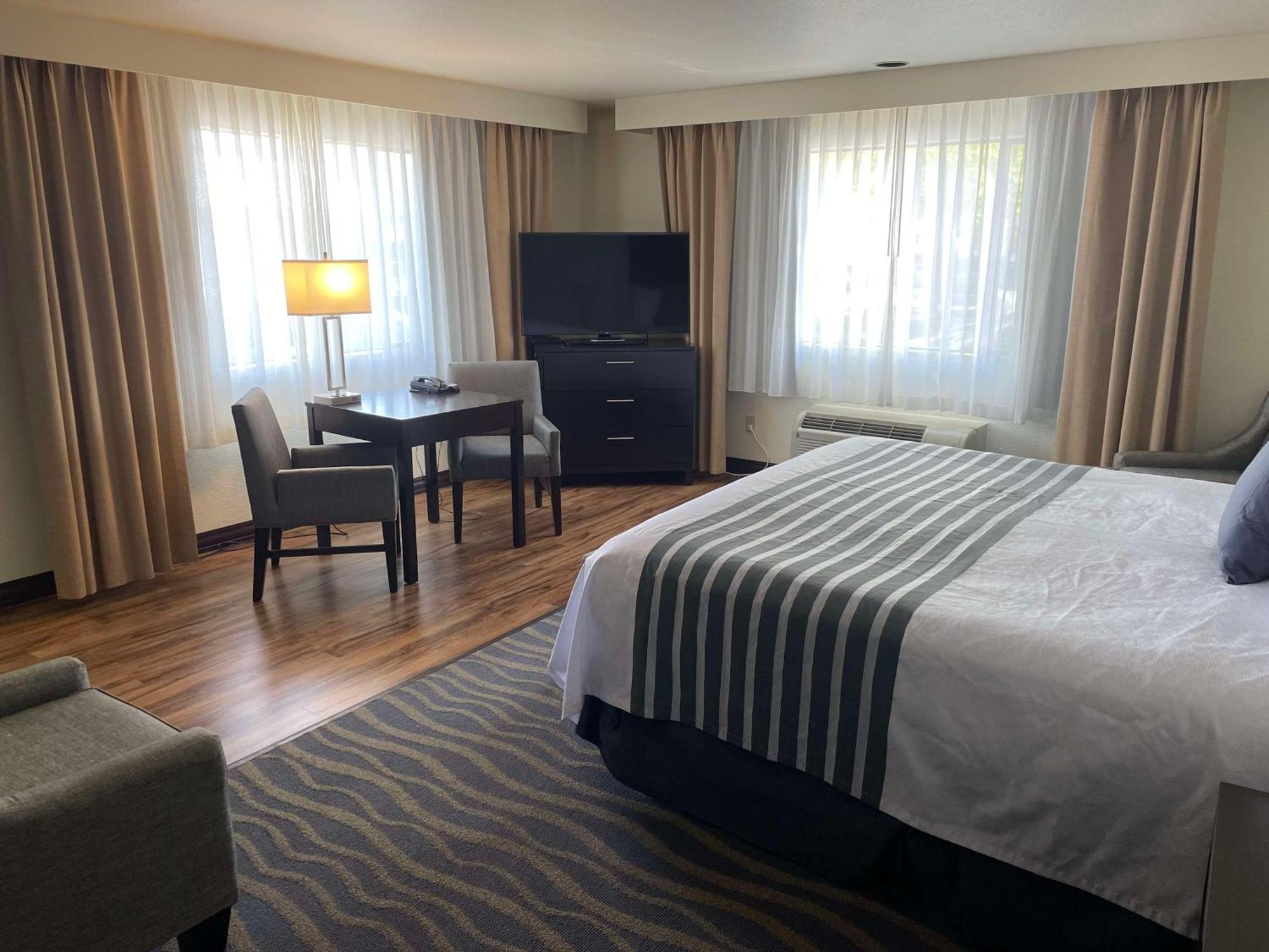 Best Western Plus Edmonds Harbor Inn Екстериор снимка