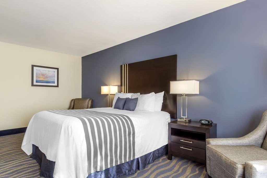 Best Western Plus Edmonds Harbor Inn Стая снимка