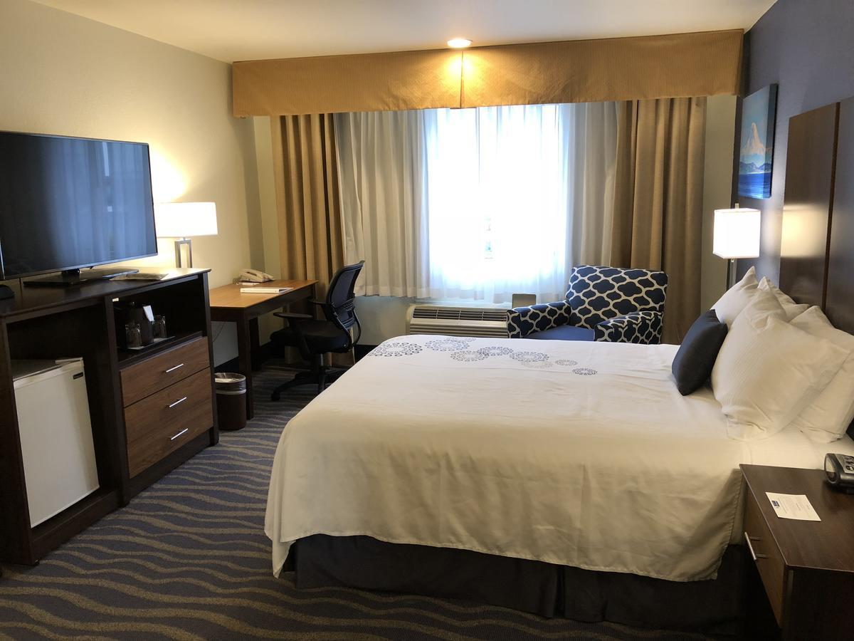 Best Western Plus Edmonds Harbor Inn Екстериор снимка